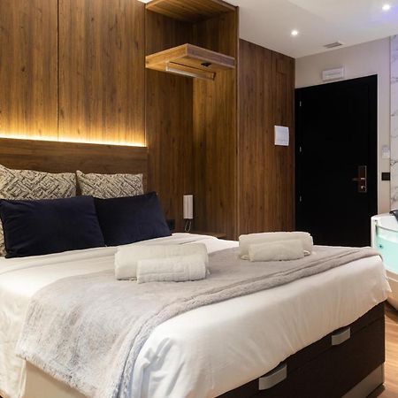 Daos Suites & Terrace มาร์เบยา ภายนอก รูปภาพ
