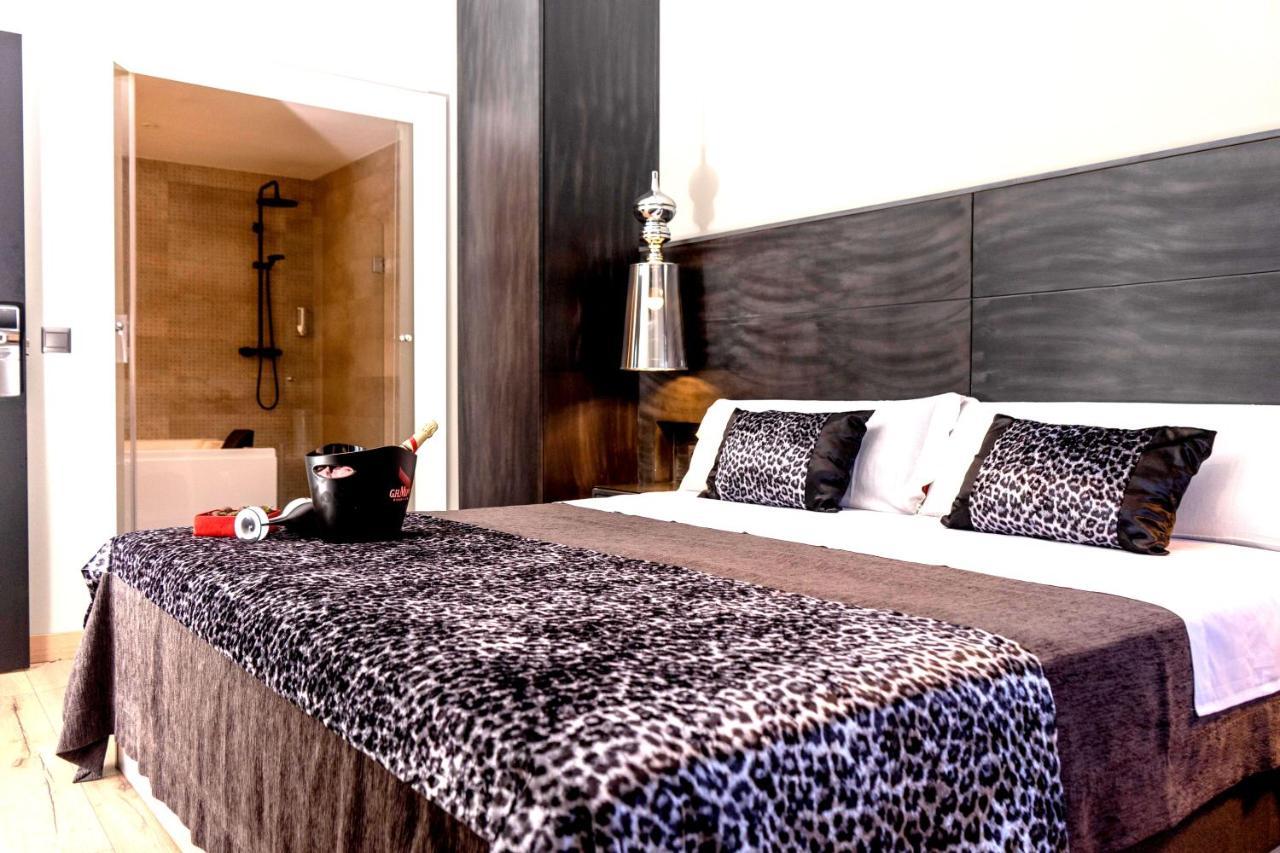 Daos Suites & Terrace มาร์เบยา ภายนอก รูปภาพ